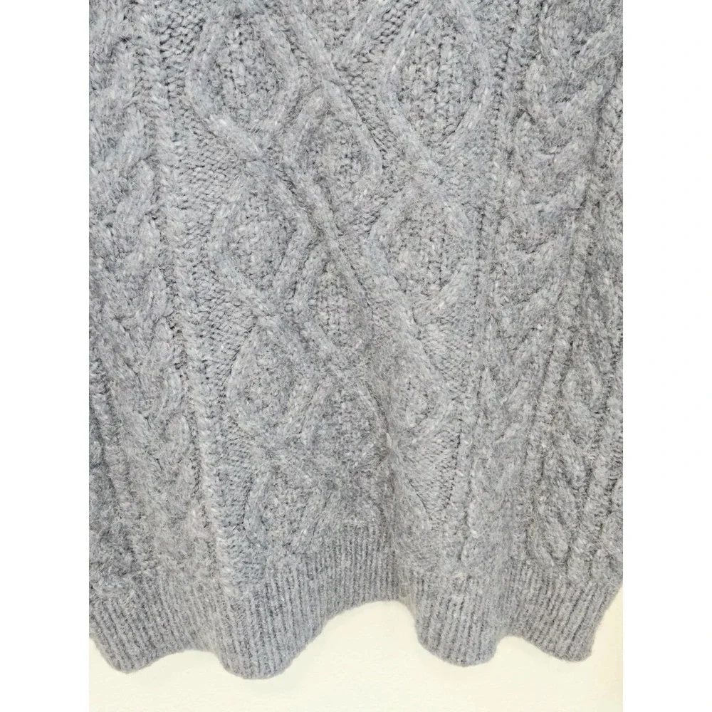 Daily Drills Gray Cable Knit‎ Sweater Granola Girl Size Small